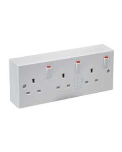 Triple Switched Socket with Back Box