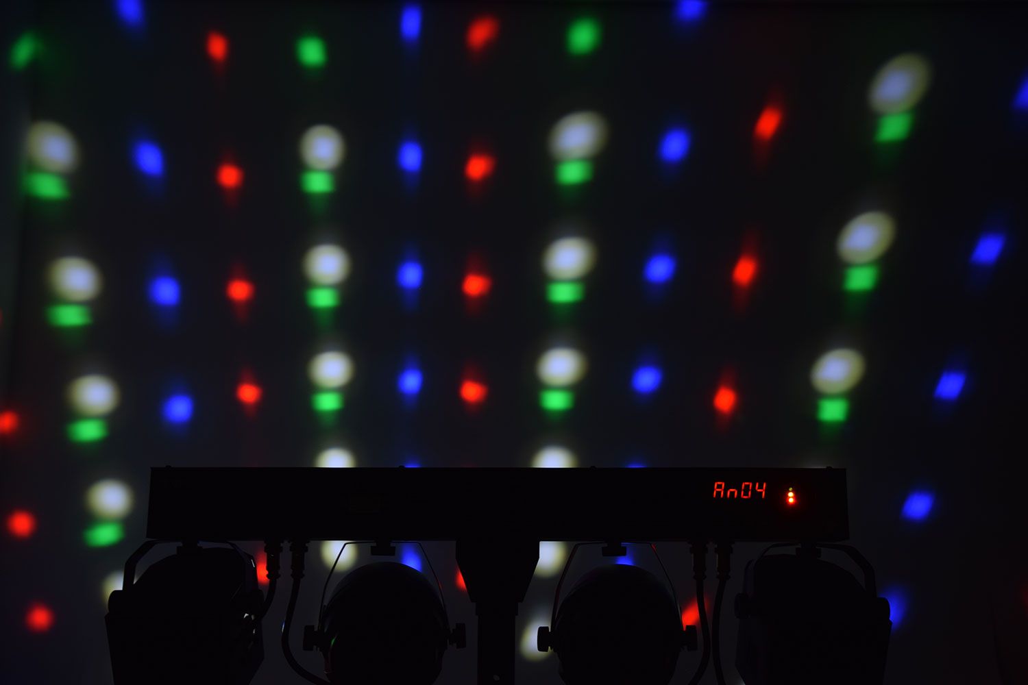 Qtx Recharge Dj, Rechargeable Led Derby Par Bar With Tripod Stand