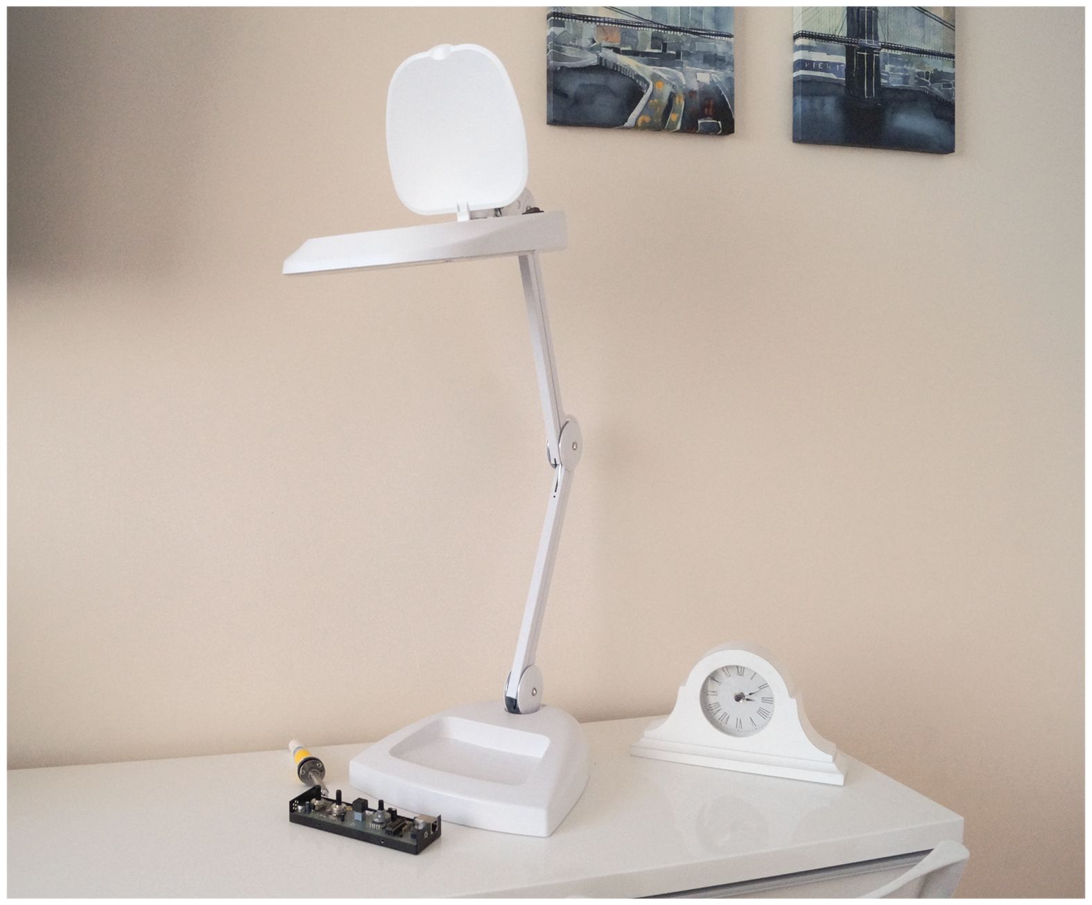 Eagle Desktop LED Articulated Illuminated Magnifier With 6" Lens